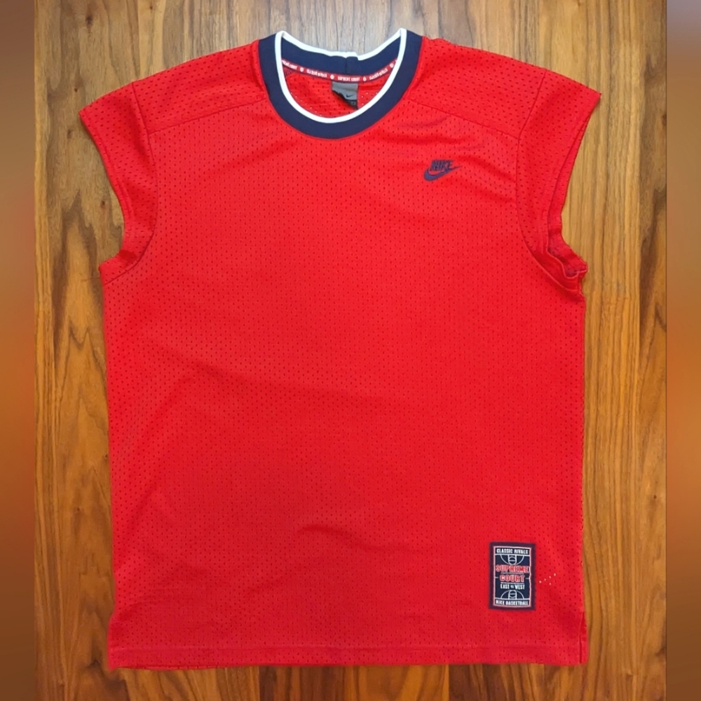 Nike vintage 2000s muscle shirt,color red, size L